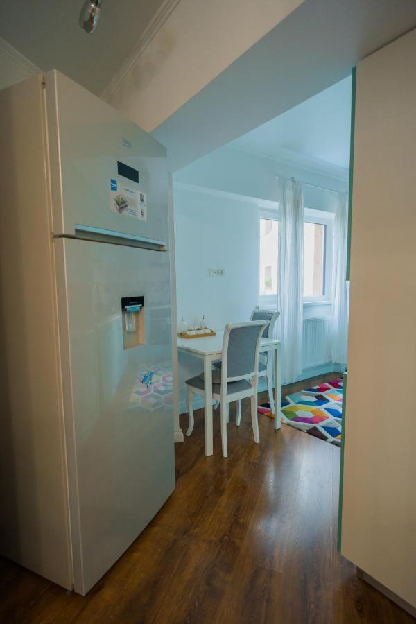 Cozy & Spacious 2Br Apartment With Netflix Bucureşti Eksteriør bilde