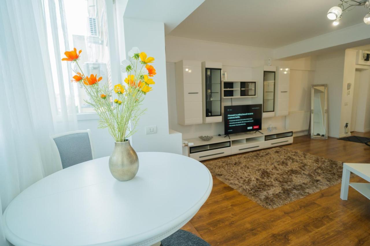 Cozy & Spacious 2Br Apartment With Netflix Bucureşti Eksteriør bilde