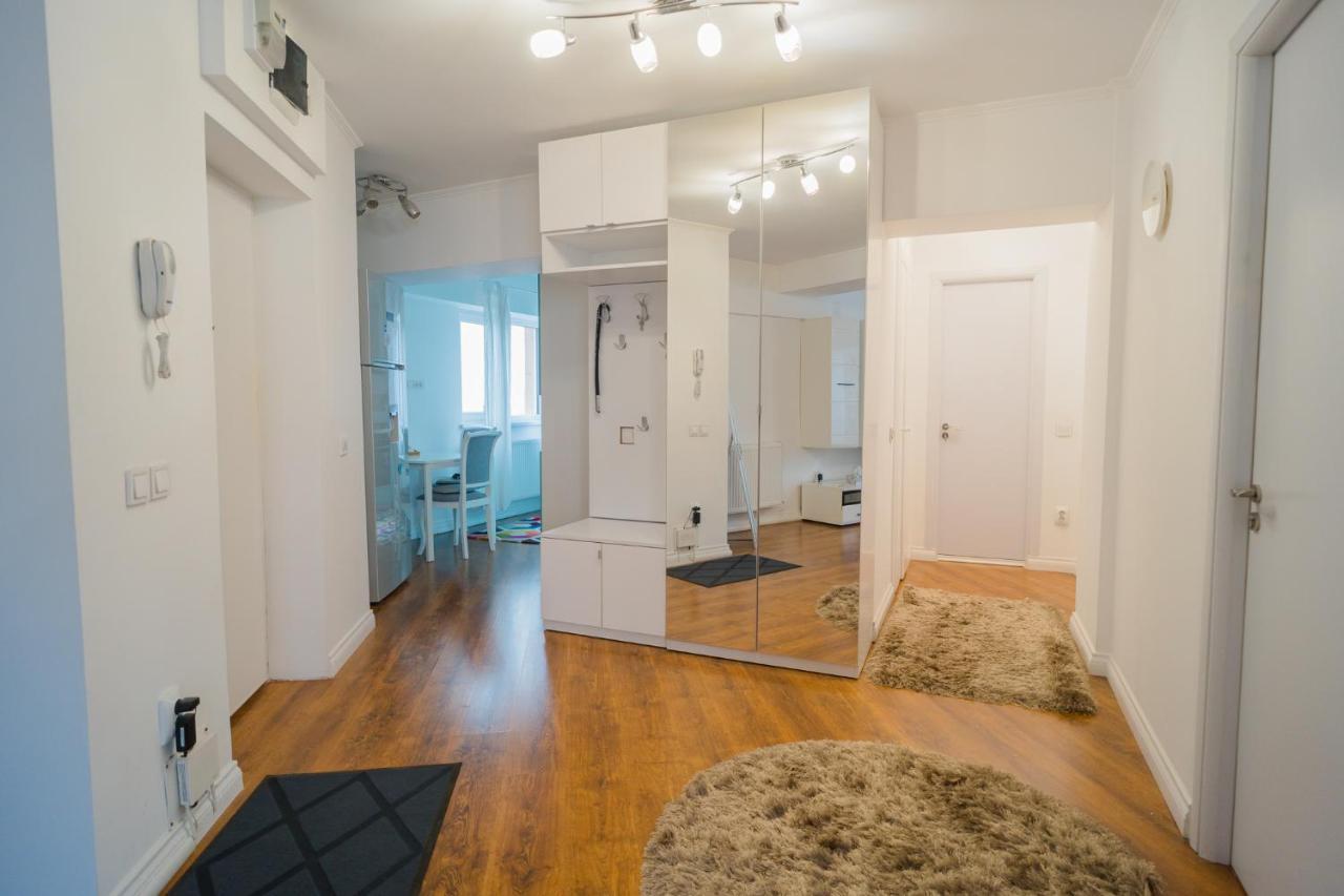 Cozy & Spacious 2Br Apartment With Netflix Bucureşti Eksteriør bilde