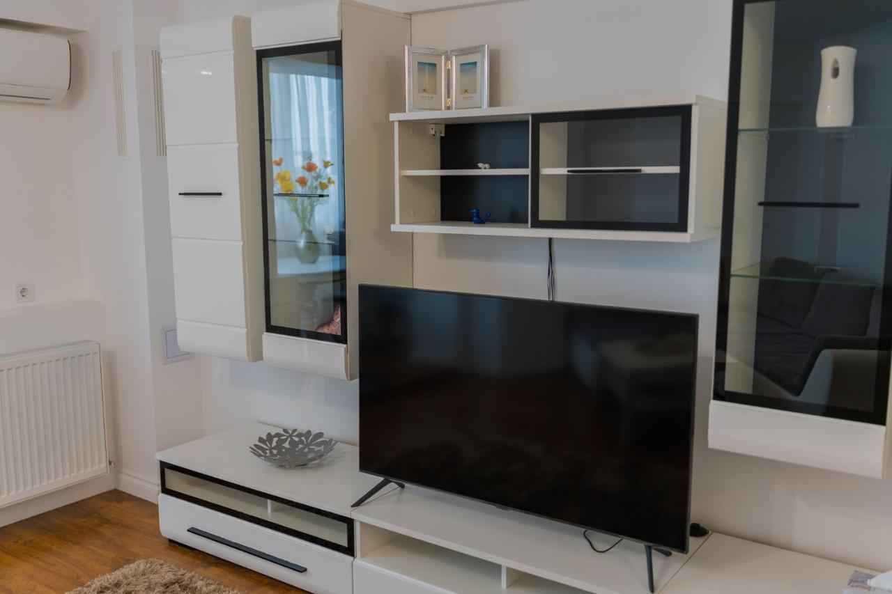 Cozy & Spacious 2Br Apartment With Netflix Bucureşti Eksteriør bilde