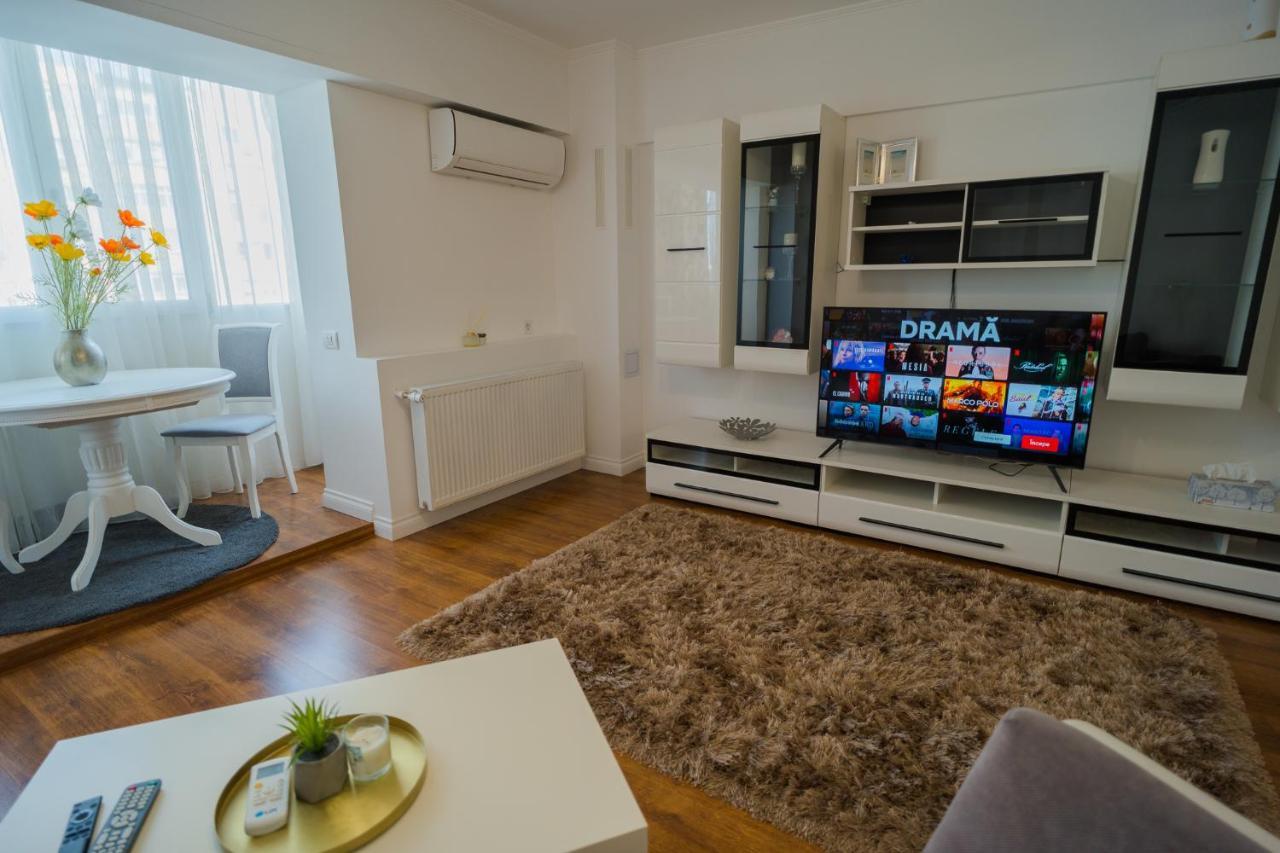 Cozy & Spacious 2Br Apartment With Netflix Bucureşti Eksteriør bilde