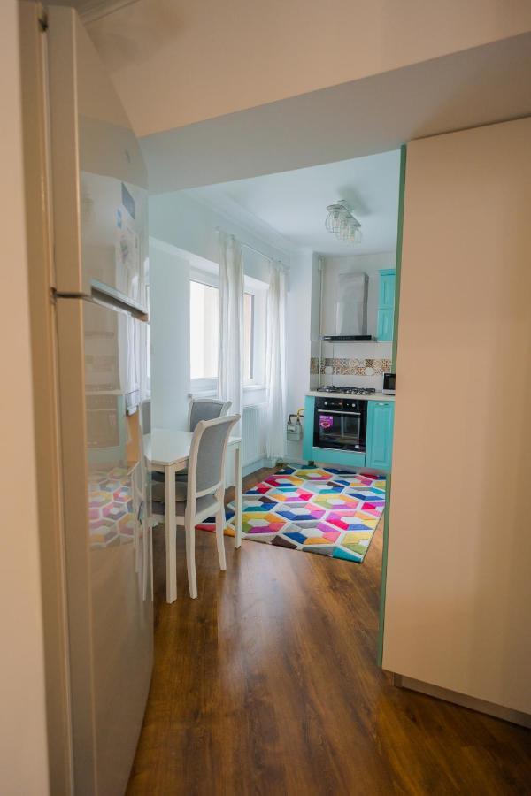 Cozy & Spacious 2Br Apartment With Netflix Bucureşti Eksteriør bilde