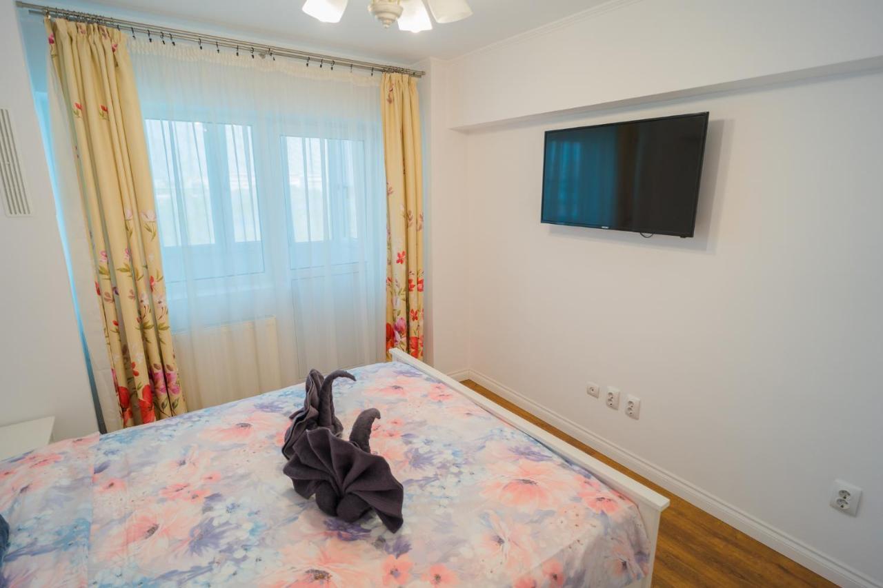 Cozy & Spacious 2Br Apartment With Netflix Bucureşti Eksteriør bilde