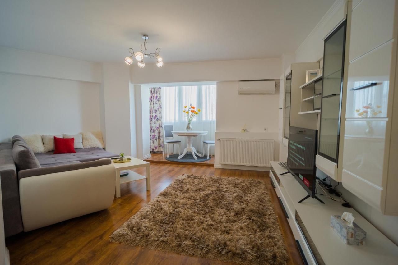 Cozy & Spacious 2Br Apartment With Netflix Bucureşti Eksteriør bilde