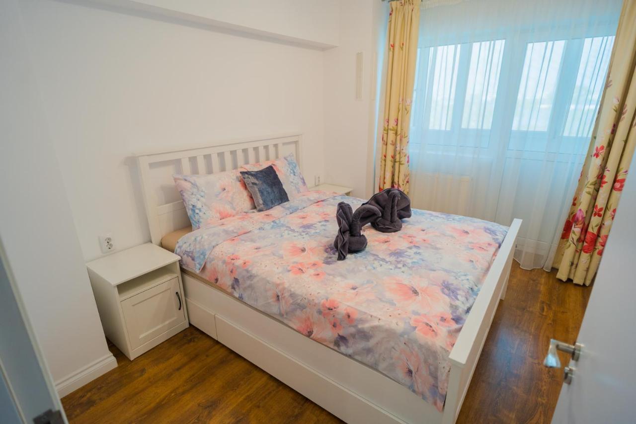 Cozy & Spacious 2Br Apartment With Netflix Bucureşti Eksteriør bilde