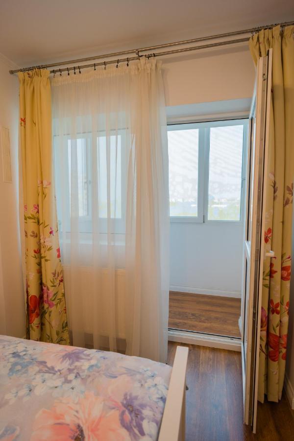 Cozy & Spacious 2Br Apartment With Netflix Bucureşti Eksteriør bilde