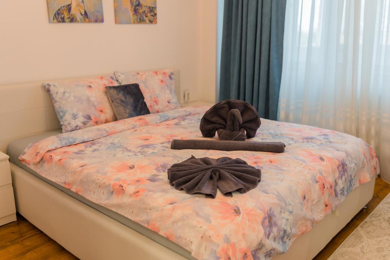 Cozy & Spacious 2Br Apartment With Netflix Bucureşti Eksteriør bilde